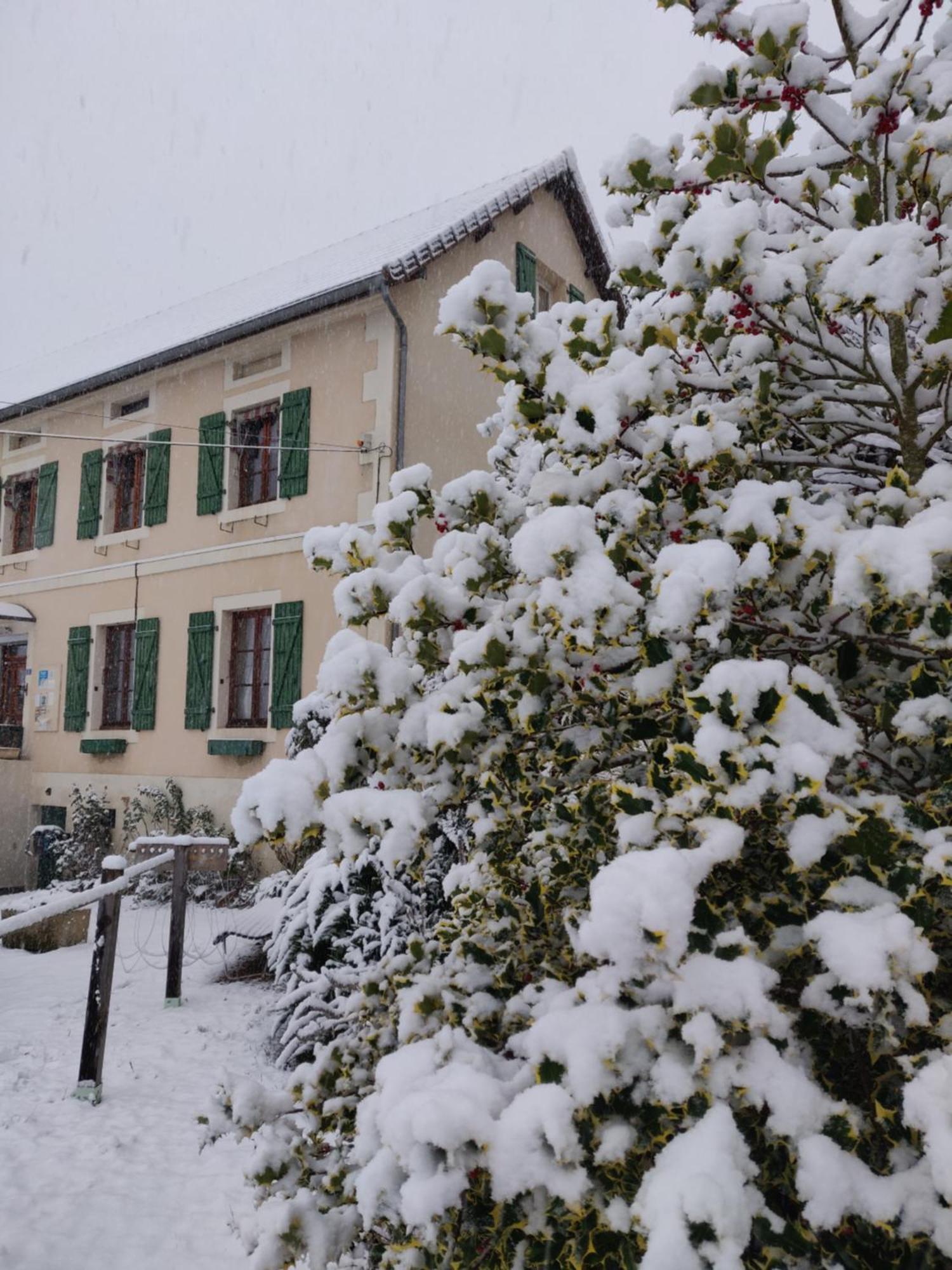 Auberge De La Chaloire La Petite-Verriere Luaran gambar